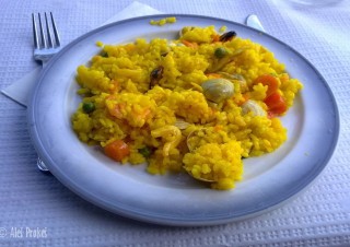 Paella, rizoto s mořskými plody
