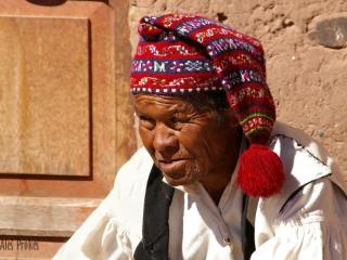 Titicaca, ostrov Isla de Taquile, město Huillanopampa