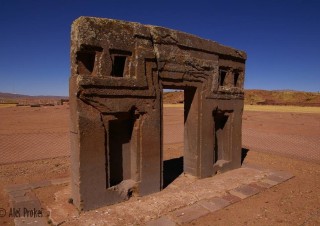 Archeologická lokalita Tiwanaku, Sluneční brána