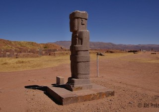 Archeologická lokalita Tiwanaku, chrám Kalasasaya, monolit Ponce
