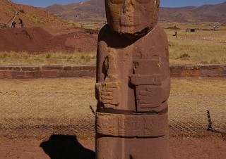 Archeologická lokalita Tiwanaku, chrám Kalasasaya, monolit El Fraile