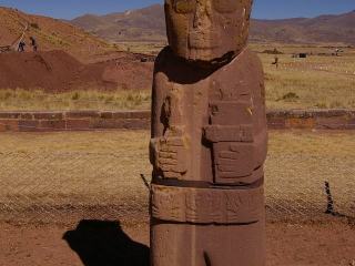 Archeologická lokalita Tiwanaku, chrám Kalasasaya, monolit El Fraile