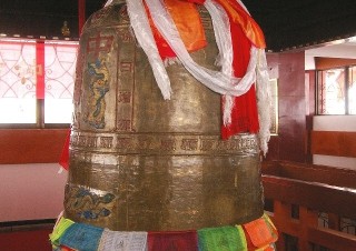Zvon v altánu Wanfo na Mount Emei