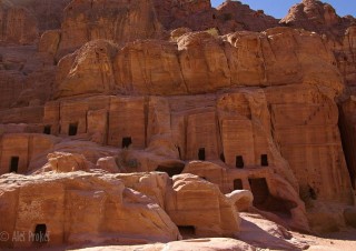 Petra, Nebatajské hrobky