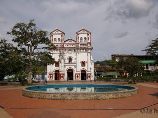 Kostel v Guatapé