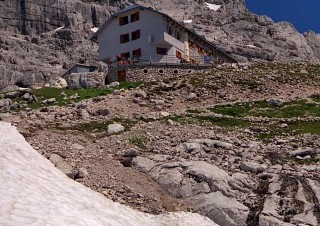 Chata Adamek Hütte pod vrcholem Dachstainu