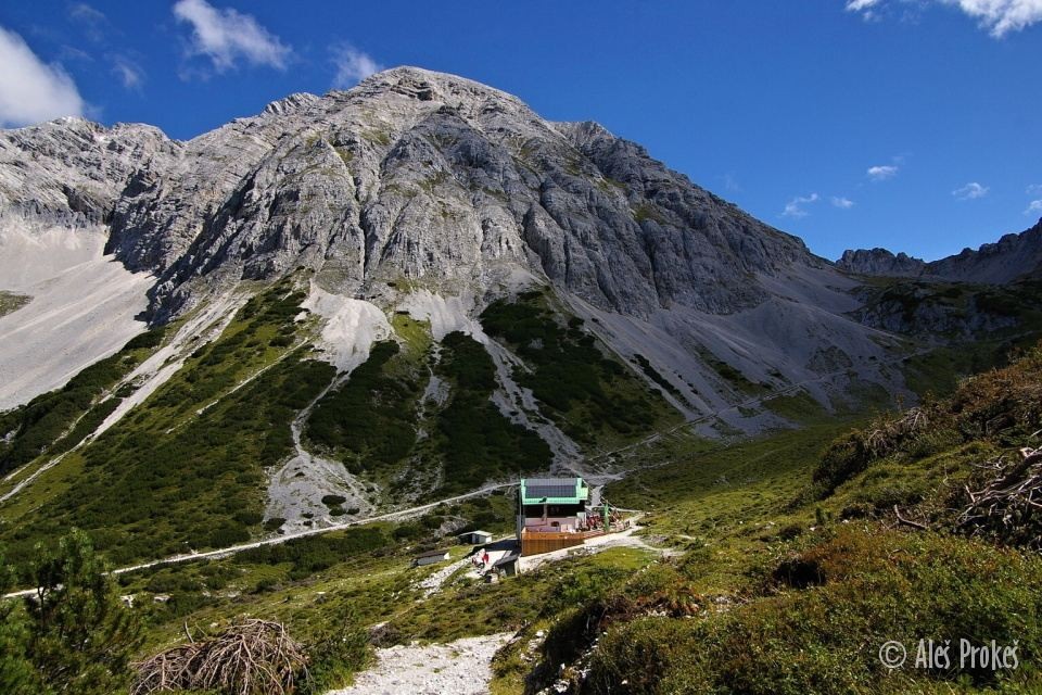 Chata Pfeishutte s vrcholem Kleine Stempeljochspitze, Tyrolsko