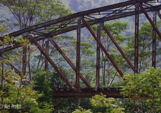 Most na zrušené železnici Ciwidey-Soreang-Bandung