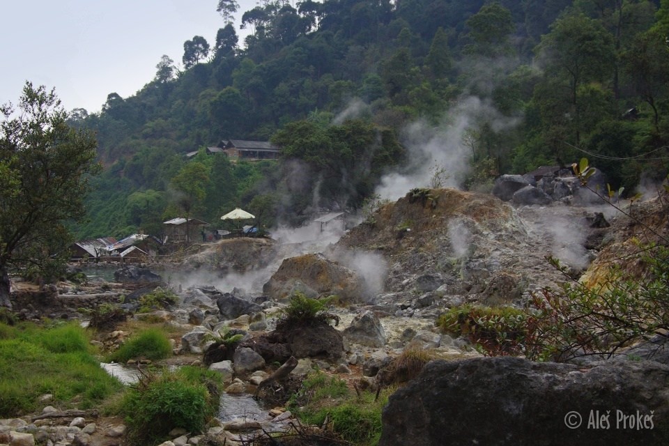 Horké prameny v oblasti Kawah Putih