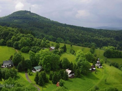 Pohled z Tolštejna, vzadu Jedlová