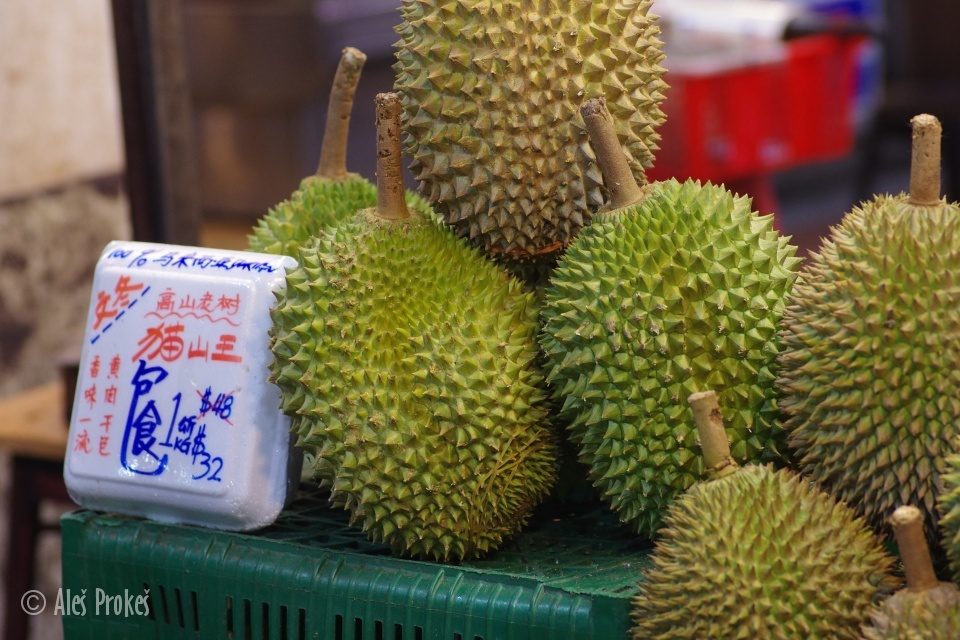 Durian na tržnici v Singapuru Chinatown