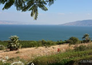 Pohled na Galilejské jezero z Hory blahoslavenství