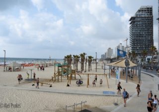 Tel Aviv, komplex hotelů u Středozemního moře