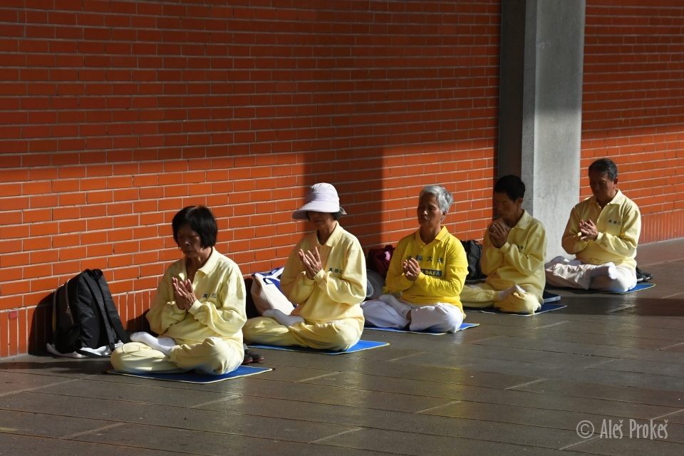 Meditace u národního památníku Sun Yat-Sena