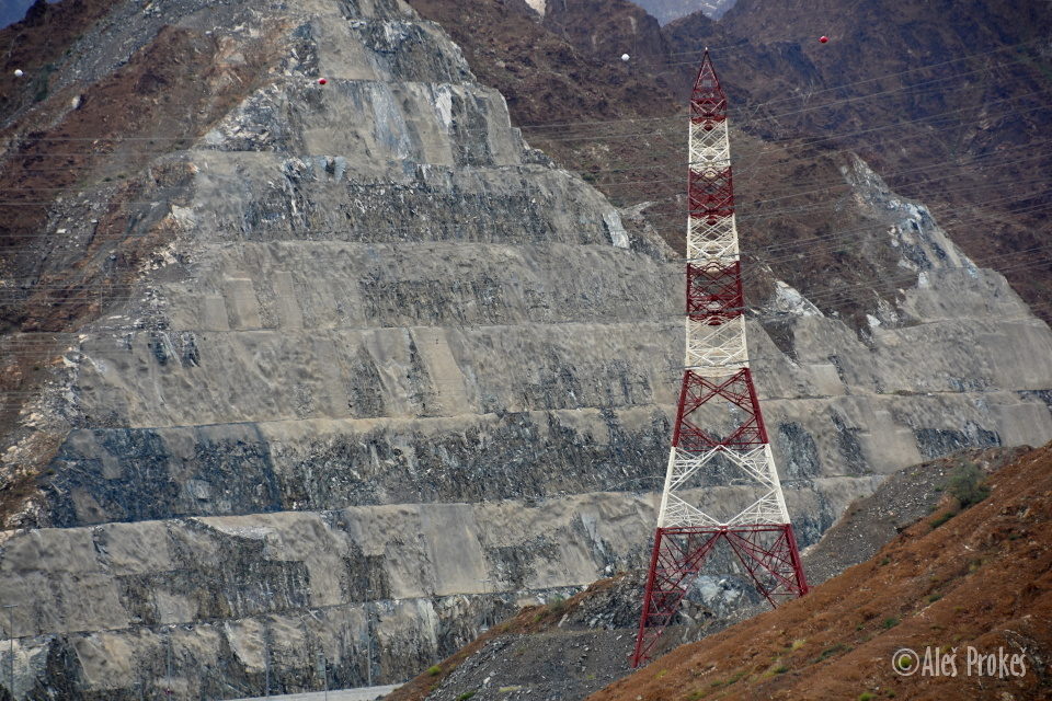 Hory v okolí Al Rufaysah na Khor Fakkan Road