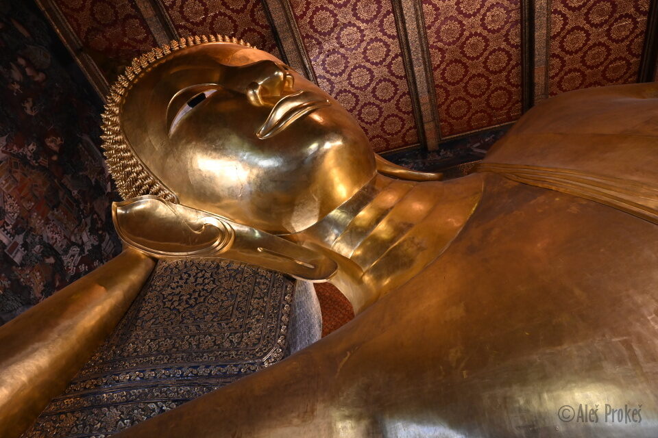 Chrám Wat Pho, ležící buddha, Bangkog