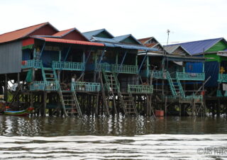 Vesnice na kůlech Kampong Khleang, jezero Tonlé Sap