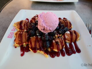 28 Palačinky v kavárně ve Vlore