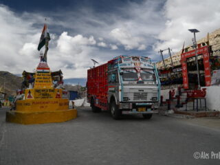 15 Průsmyk Chang Lacca cca 5 360 m na Karu-Pangong road