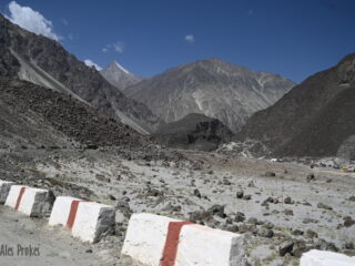 22 Údolí řeky Shyok, silnice do osady Turtuk