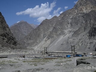 24 Údolí řeky Shyok, silnice do osady Turtuk