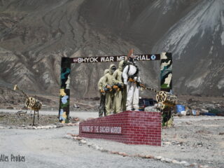 28 Údolí řeky Shyok