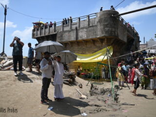 35 Betonová plošina na spalování mrtvol, Varanásí poblíž Manikarnika Ghat